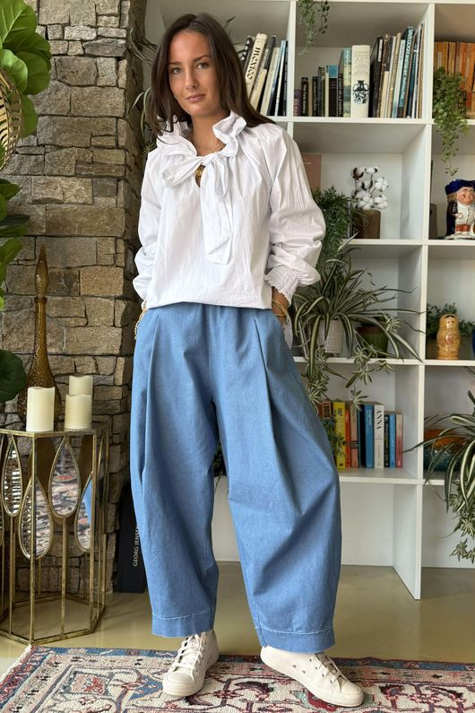 Juno Soft Stretch Pleat Barrel Jean Light /18=